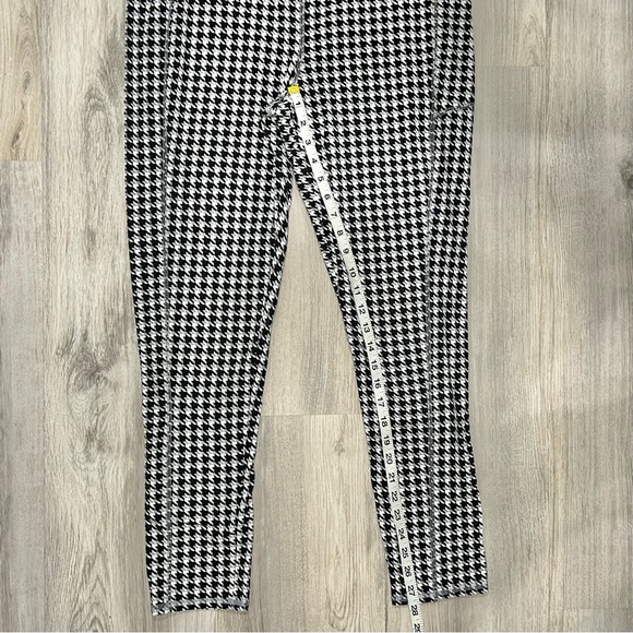 Denim & Co Active Stretch Athletic Leggings Side Pocket Black Houndstooth Size M - Picture 4 of 9